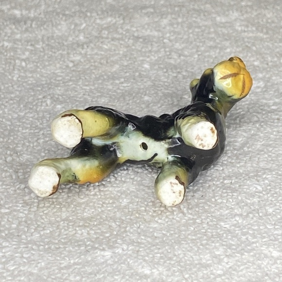 Vintage Schnauzer Figurine with Black and Tan Coloring NO CHIPS (3in) - Picture 5 of 6